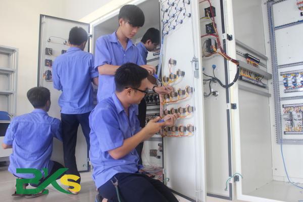 Tuyển sinh trung cấp điện công nghiệp năm 2023 có gì nổi bật?